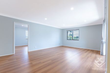 Beautifully Renovated Home in Prime Macgregor Location! - Photo 3