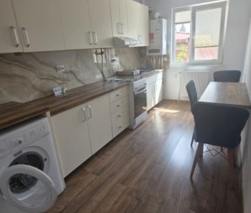 Garsonieră decomandată, 30 mp, mobilată modern, curte pri - Photo 4
