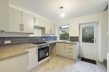 2 bedroom terraced house to rent - Photo 5