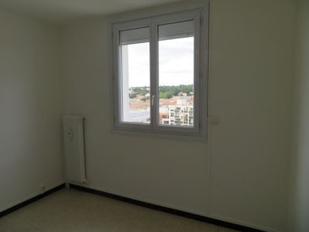 T3, 63.64m², rue de Beaucaire, Nîmes, 630€ H.C - Photo 5