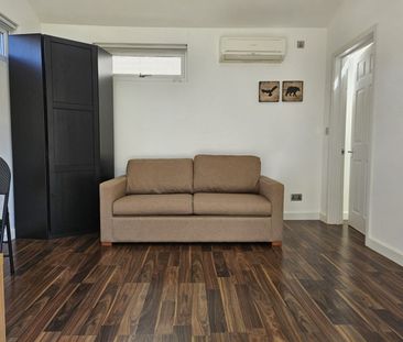 1 Bed Flat, Demesne Road, SM6 - Photo 1