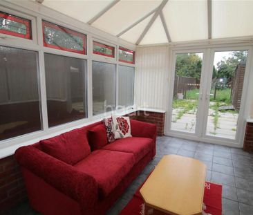 1 bedroom in a house share to rent - Photo 4