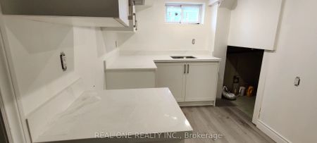 9 Lisburn Crescent #Basement - Photo 3