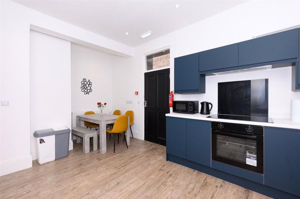 1 bedroom in a house share to rent - Photo 1