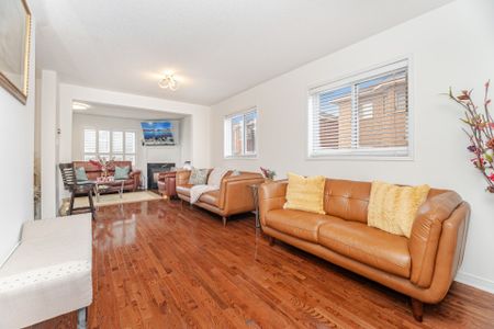 For Lease - 184 Lindenshire Avenue, Vaughan, Ontario - Photo 2