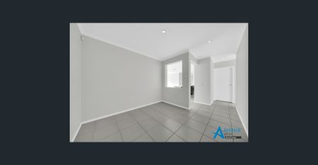 Grand Family Living in Atherstone Estate - Photo 4