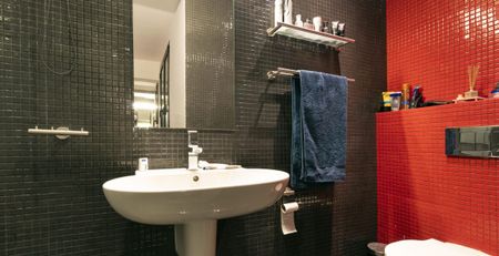 Luxurious 2 Beds Apartment with views on a square of the Gothic Quarter - Photo 4