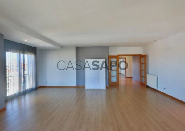 Apartamento T2 para alugar na Amadora