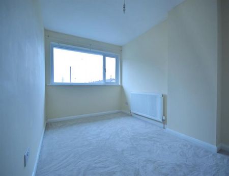 3 Bedroom Semi Detached Available Arranging tenancy - Photo 3