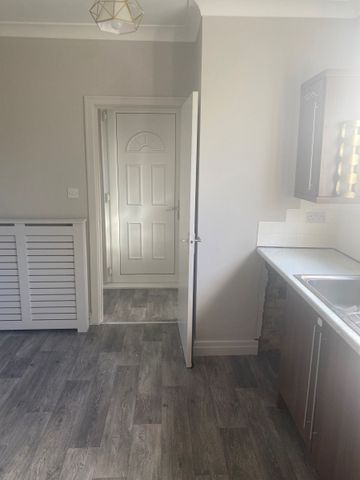 13 Premier Road, Sunderland - Photo 4