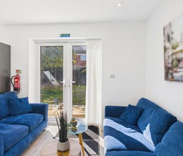 1 bedroom in a house share to rent - Photo 1