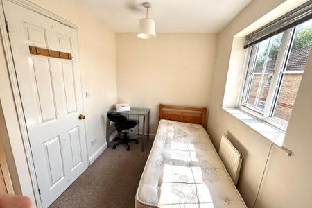4 bedroom terraced house to rent - Photo 3