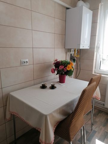 Apartament cu 2 camere, DECOMANDAT, zona Alexandru Cel Bun - Fotografie 2