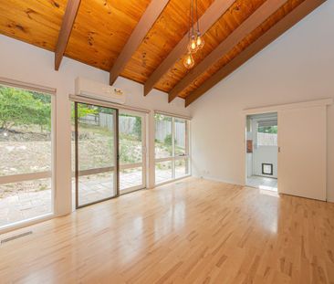 Split-Level Family Home - Photo 2