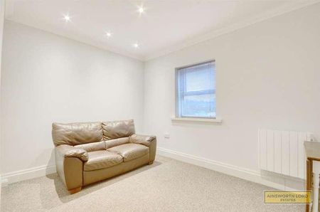 Beautiful Flat, Charles Street, Nr Town Center, Darwen, BB3 - Photo 5