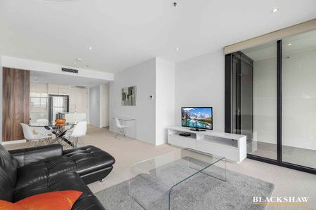 Stylish Furnished Apartment - Photo 4