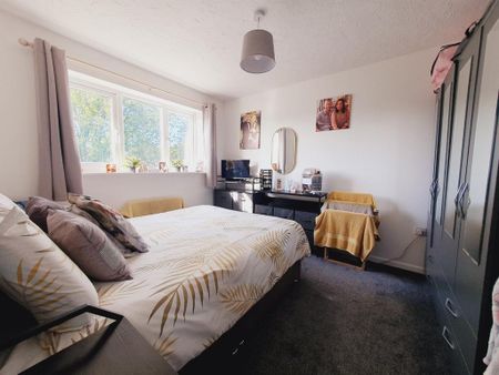 3 bedroom detached house to rent - Photo 4