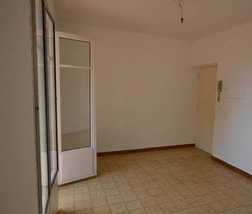 Location Appartement - Saint-André-de-la-Roche - Photo 2