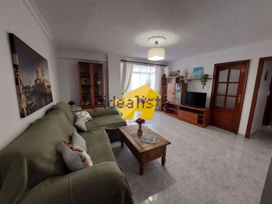 Alquiler de piso en Avenida de La Luz - Photo 1