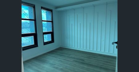 Spacious Double-Master Family Living with Multiple Living Zones!! - Photo 4