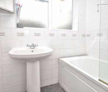 1 bedroom in a house share to rent - Photo 6