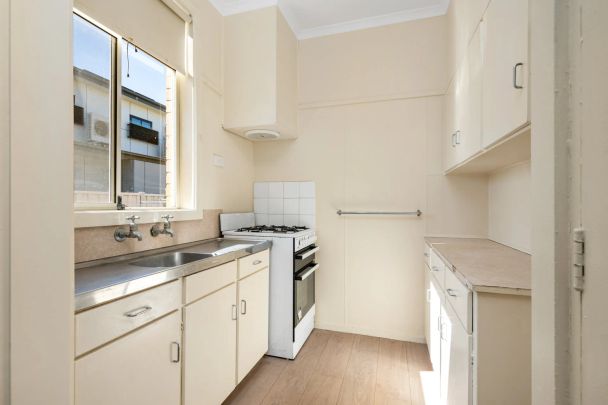 Loads of Natural Light - Photo 1