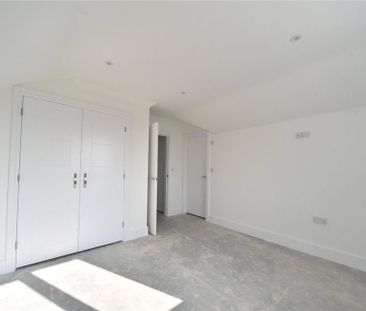 2 bedroom semi-detached house to rent - Photo 2