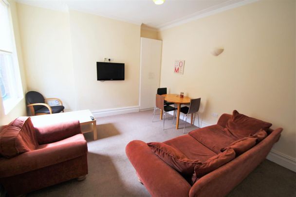 Hesketh Avenue, Kirkstall, LS5 3EU, Leeds - Photo 1