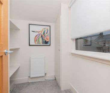 Flat 4, 14 Main Street - Photo 5