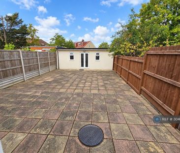 5 bedroom semi-detached house to rent - Photo 6