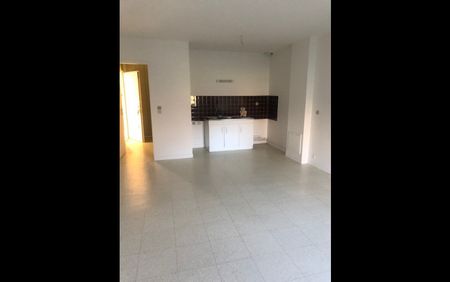 Location Appartement Studio 38 m² Prissac - Photo 2