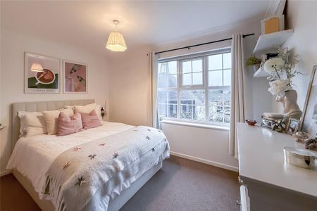 2 bedroom penthouse to rent - Photo 5