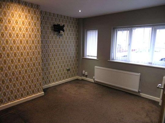 Foster Avenue, Bilston, WV14 - Photo 1