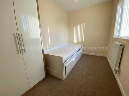 3 bedroom semi-detached house to rent - Photo 2