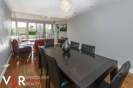 Condo in West Vancouver, BC - Photo 4