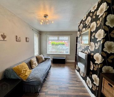 7 Iverna Close, Belfast, BT12 5QQ - Photo 2