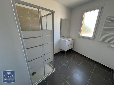 Location Appartement 3 pièces 62m² PORT DE BOUC 13110 - Photo 4