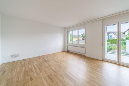 Moderne 2.5 Zimmer Wohnung im EG - Photo 3