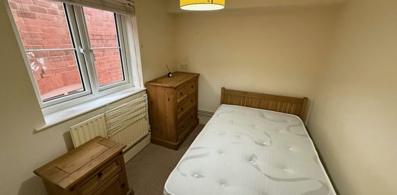 Flat to rent on - Photo 2