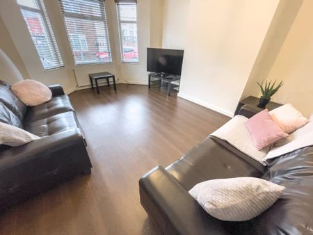 4 bedroom terraced house to rent - Photo 5