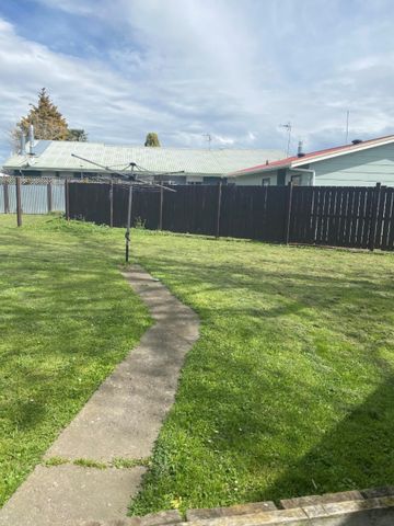 Family home on Manuka - Sweet!! - Photo 3