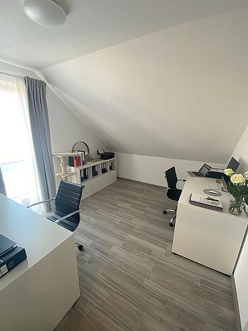 Neuwertige 4-Zimmer-Wohnung mit Balkon - Photo 5