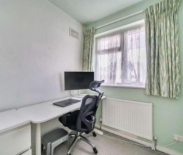 Curzon Avenue, Stanmore, HA7 - Photo 4