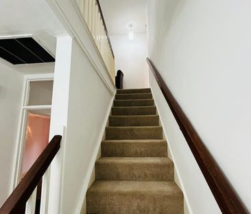 Room in a Shared Flat, Leeward Gardens, SW19 - Photo 5