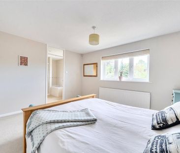 4 bedroom detached house to rent - Photo 4