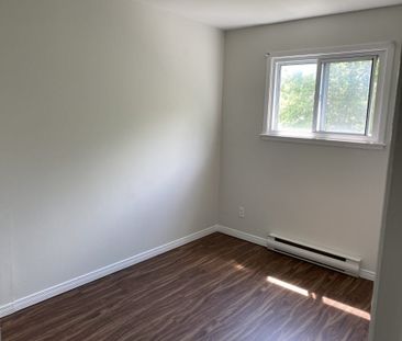 Oak Street Apartments - Photo 2