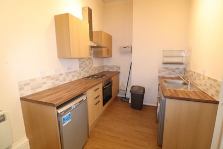 Studio to rent - Photo 2