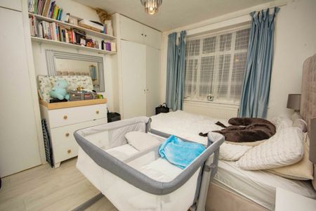 Grove Crescent - Photo 5