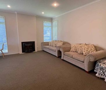 Exceptional Single-Level 4-Bedroom Family Home in Silverdale - Photo 4