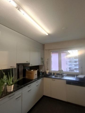 Zentrale und gemütliche Wohnung mit Cheminée - Photo 4